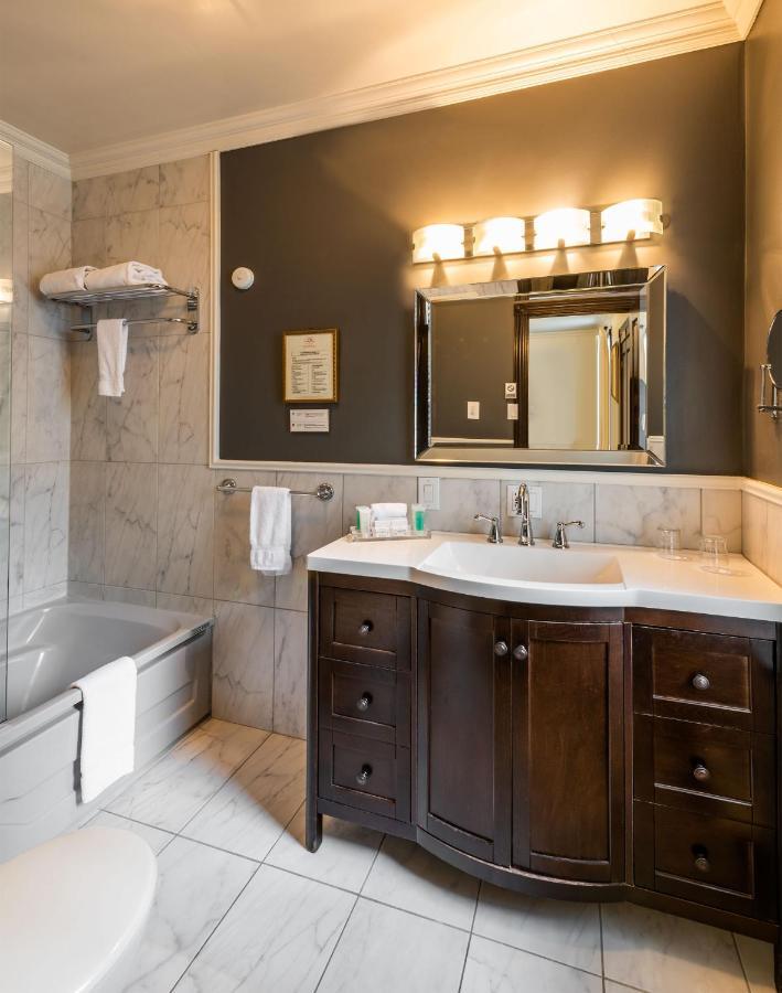 Hotel Le Clos Saint-louis 3*