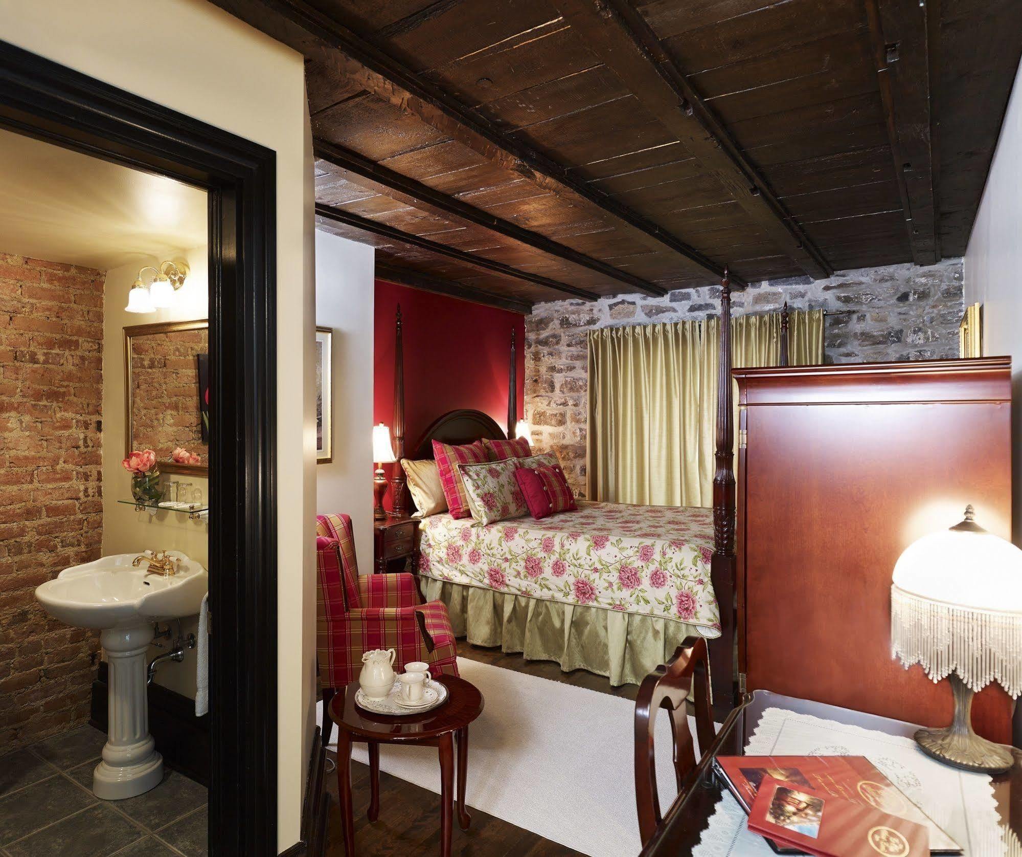 Le Clos Saint-louis Hotel