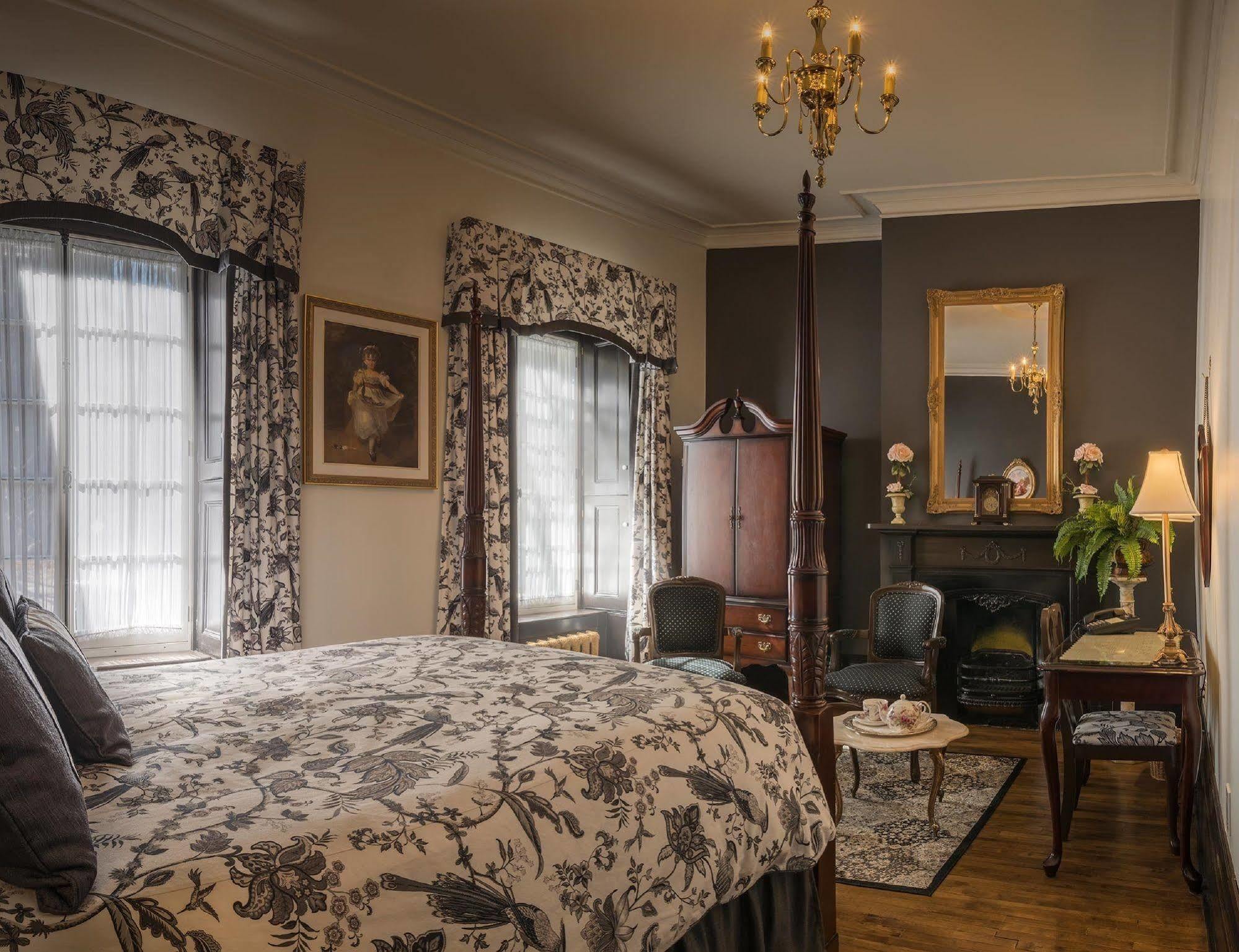 Hotel Le Clos Saint-louis 3*